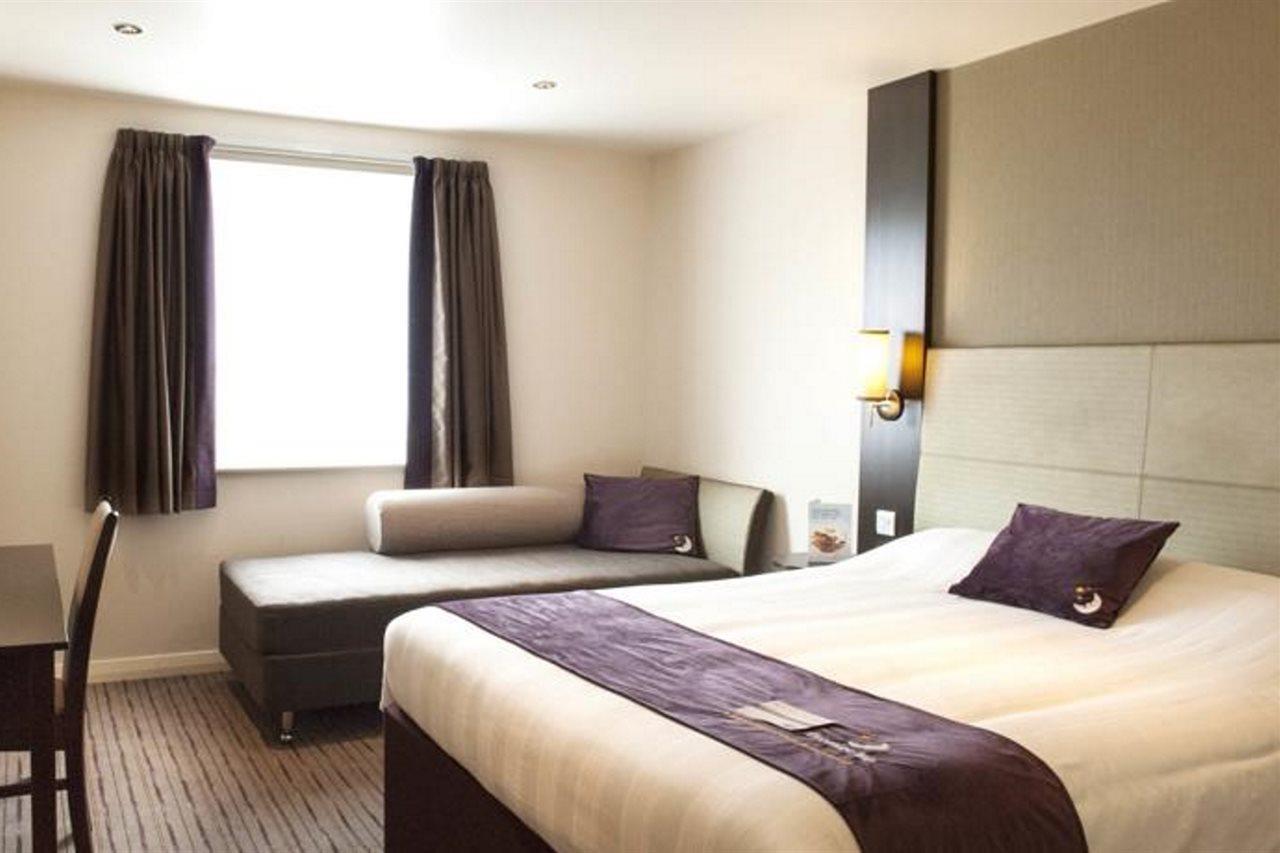 Premier Inn Milton Keynes South Exterior photo